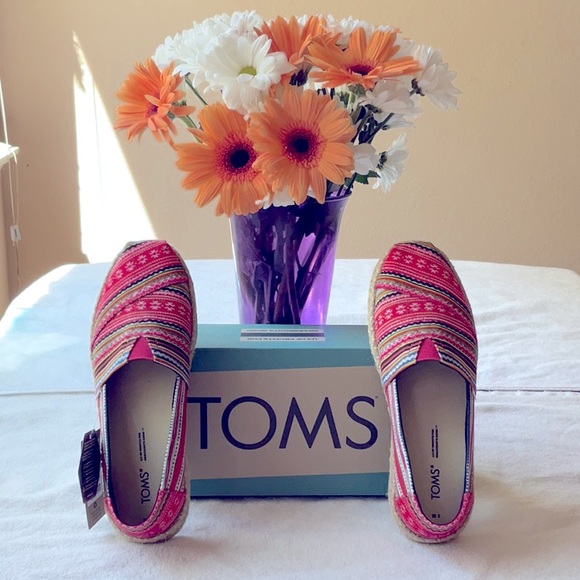 Toms Shoes - 💐 TOMS HMONG TAPESTRY ROPE ESPADRILLE 💐